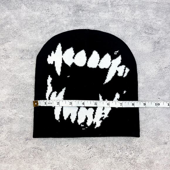 grunge gothic punk vintage dog teeth beanie - Picture 5 of 5